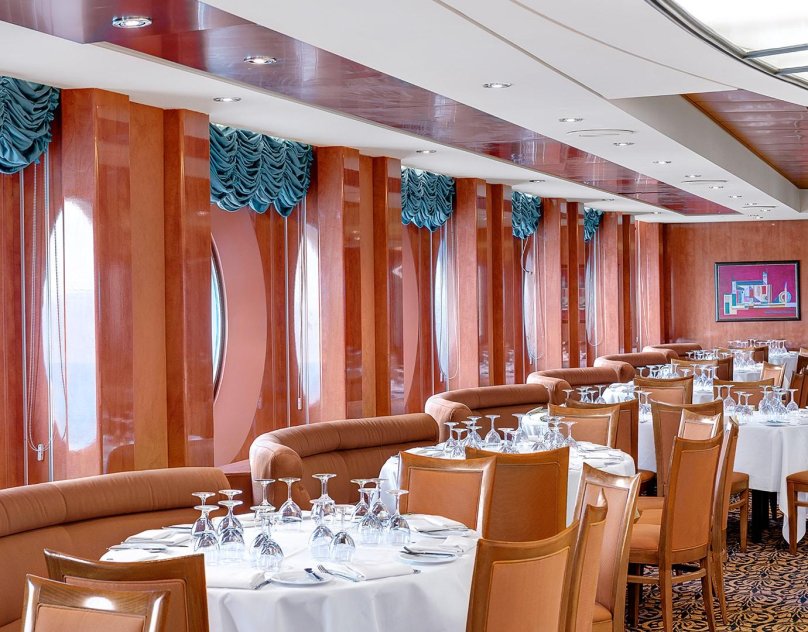 Кафе на борту лайнера Оренбург