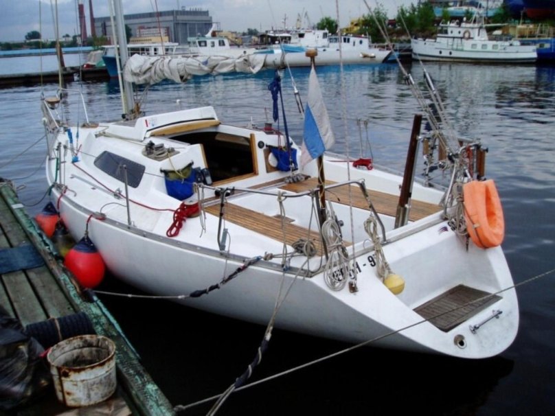 Яхта Конрад 25