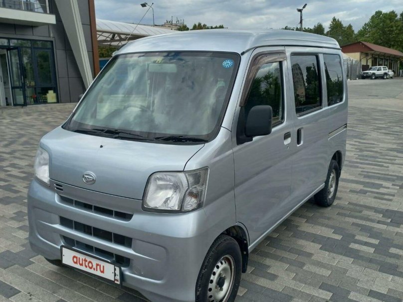 Toyota Pixis van