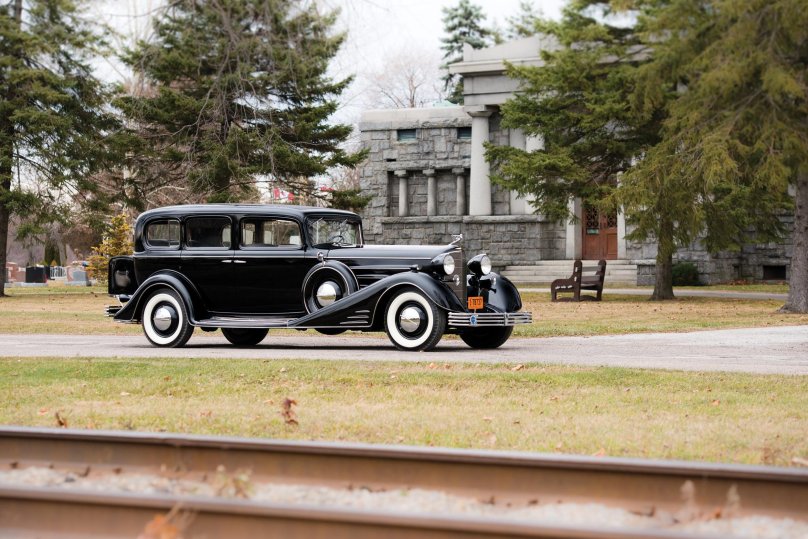 Cadillac v16 1933