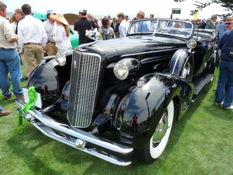 1939 Cadillac v-16