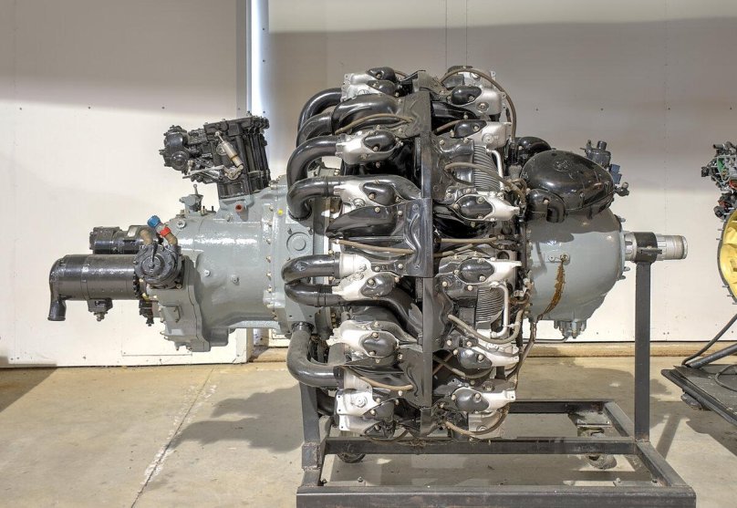 Pratt and Whitney r-2800