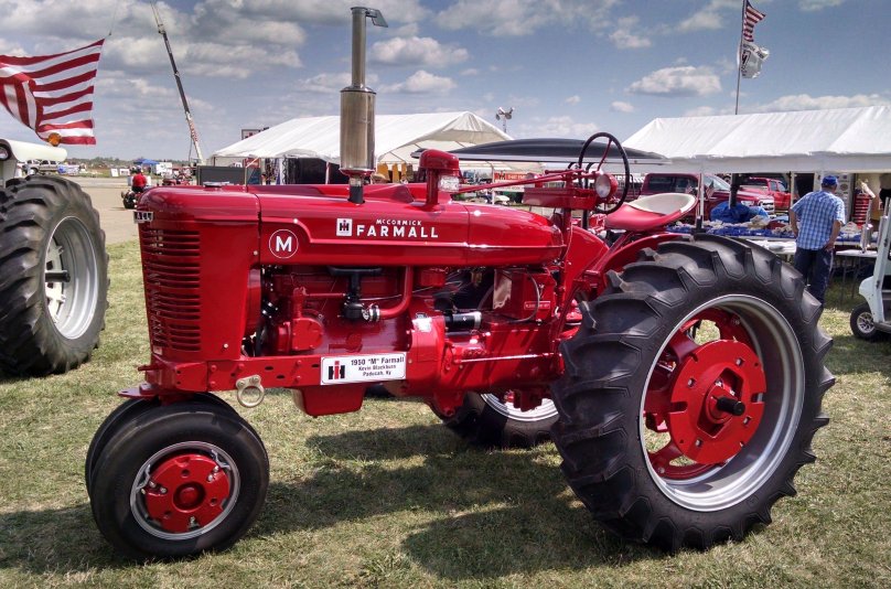 Трактор farmall старый