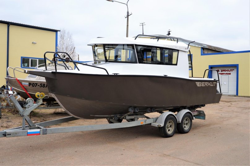 Катер Беркут Норд круизер