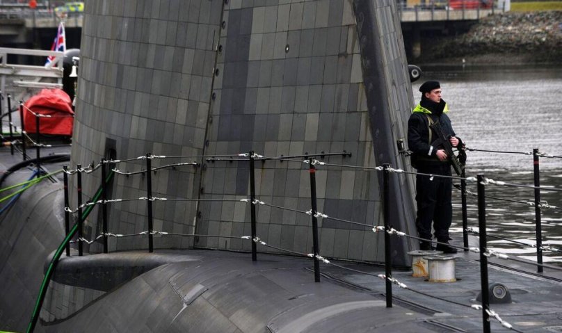 Почему подлодка черного цвета