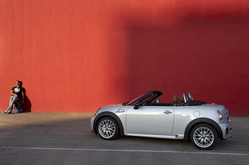 Мини родстер с жесткой крышей