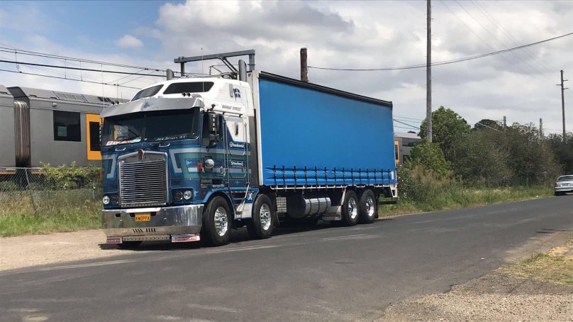 Грузовик Кенворт 8x4