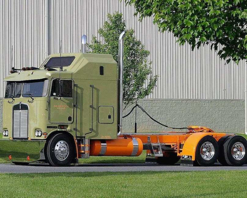 Грузовик Kenworth k100 Green