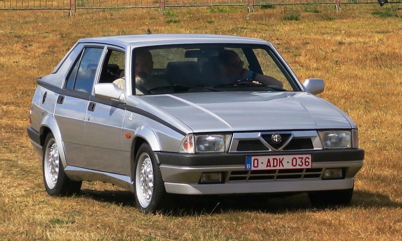 Alfa Romeo 75 1985