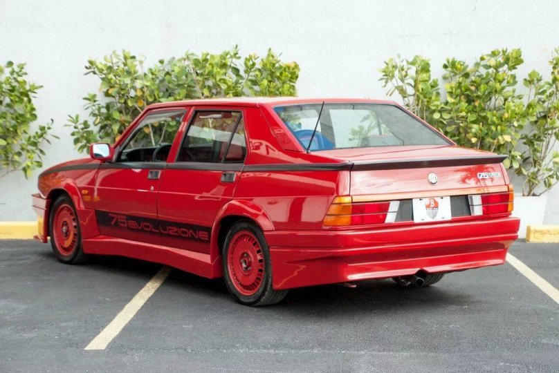 Alfa Romeo 75 Turbo