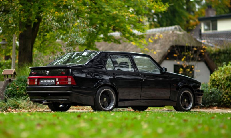 Alfa Romeo 75 3.0 v6
