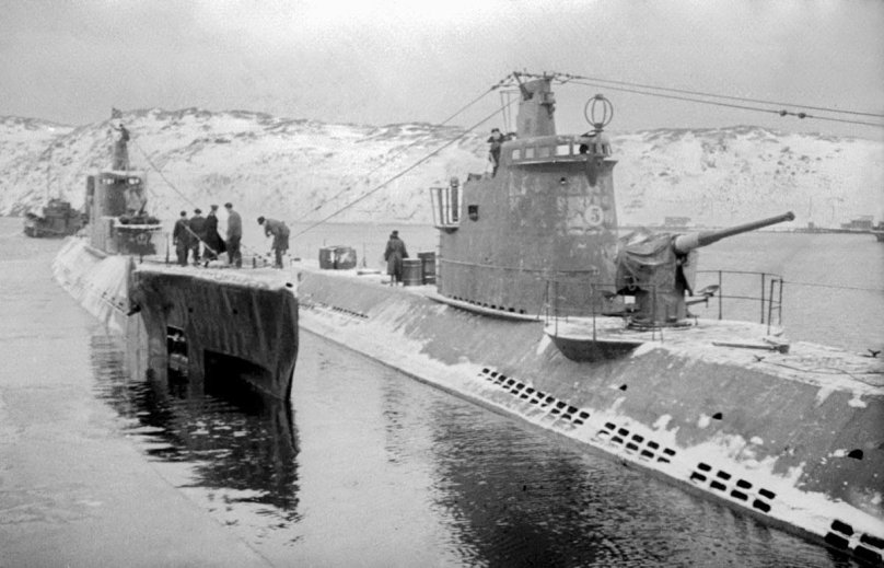 База подводных лодок Северного флота город Полярный вовремя ВОВ 1941-1945