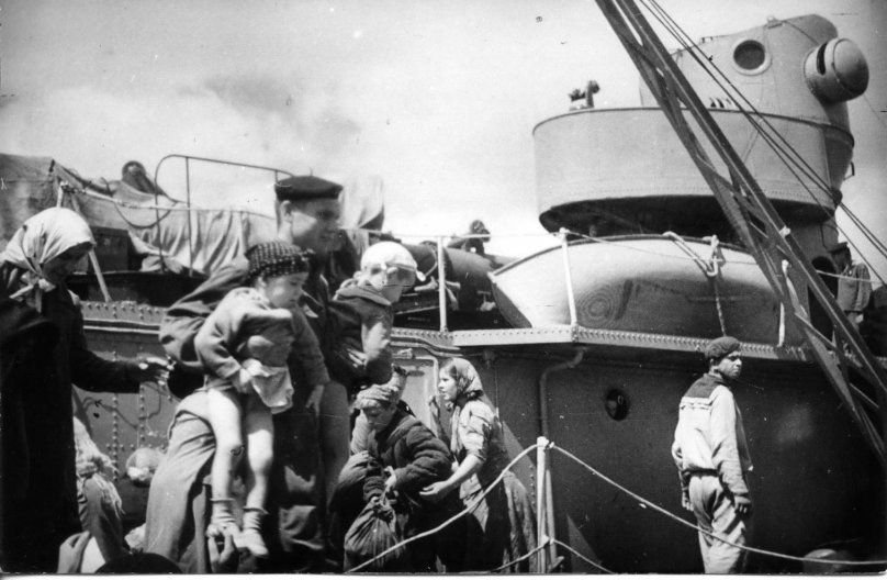 Экипаж лидера эсминцев "Ташкент" 1942