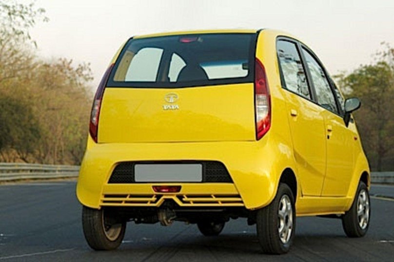 Машина Tata Nano sedan