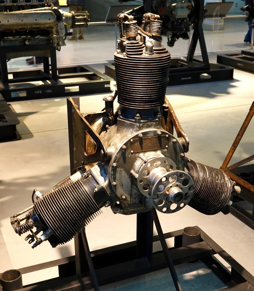 Звездообразный двигатель