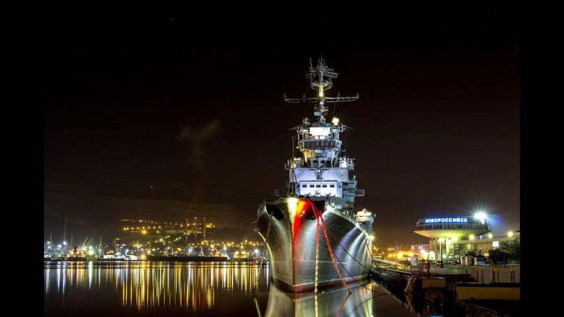 Крейсер Кутузов в Новороссийске