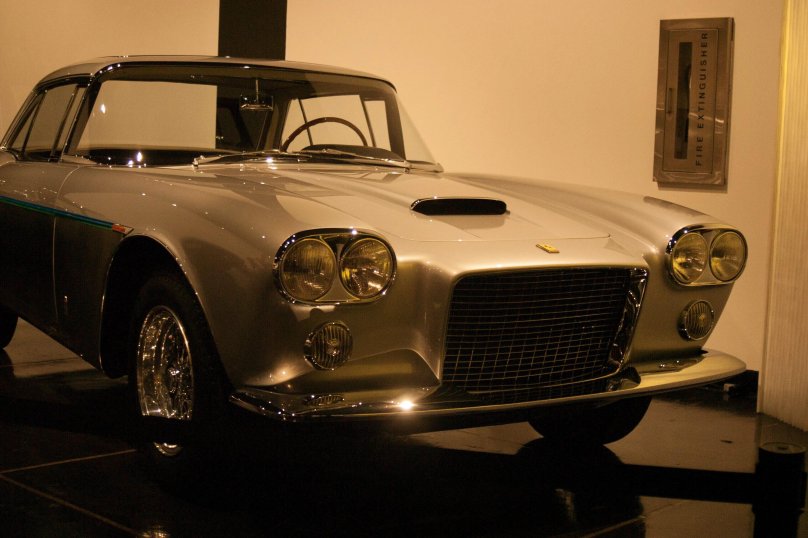 Феррари 400 Суперамерика