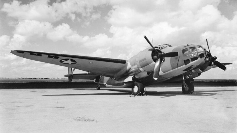 Локхид Вентура с торпедой.