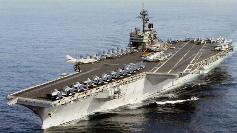 Китти Хок авианосец звезда