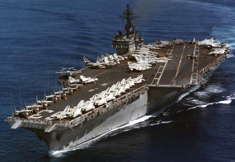 Китти Хок авианосец
