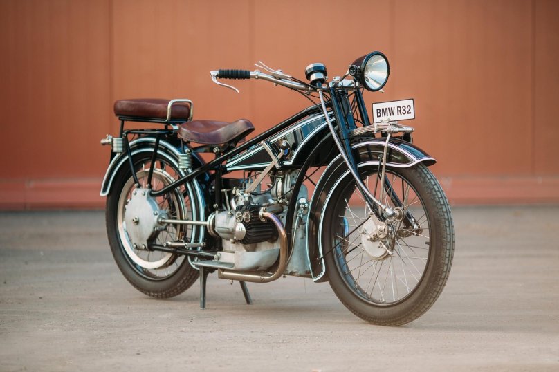 БМВ r32