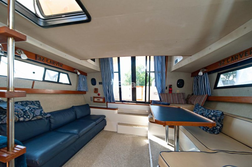 Катер Carver 32