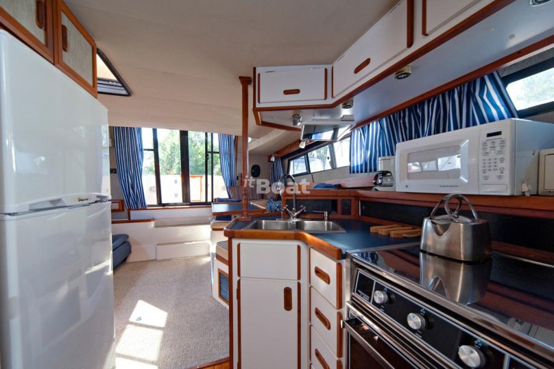 Яхта Карвер СПБ