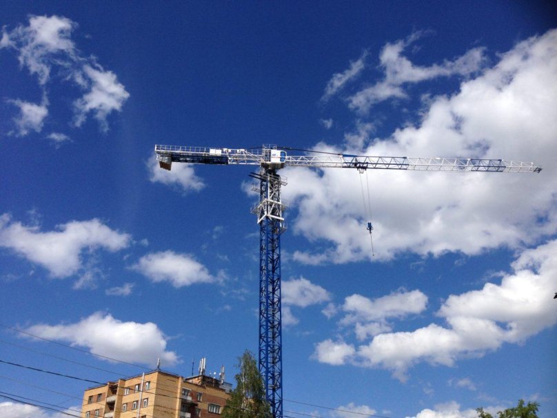 Башенный кран QTZ 105