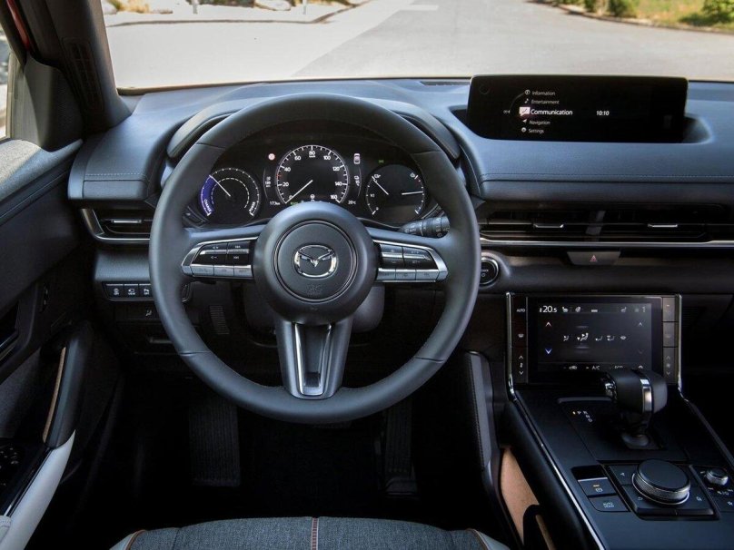 Mazda MX 30 салон