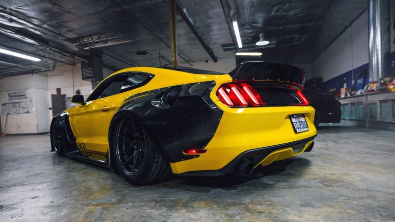 Ford Mustang Widebody Yellow