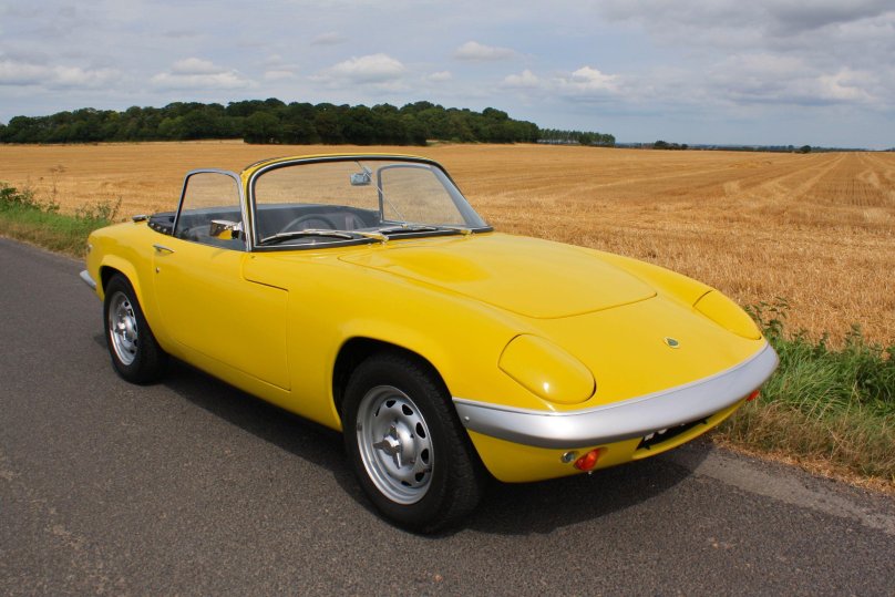 Lotus elan