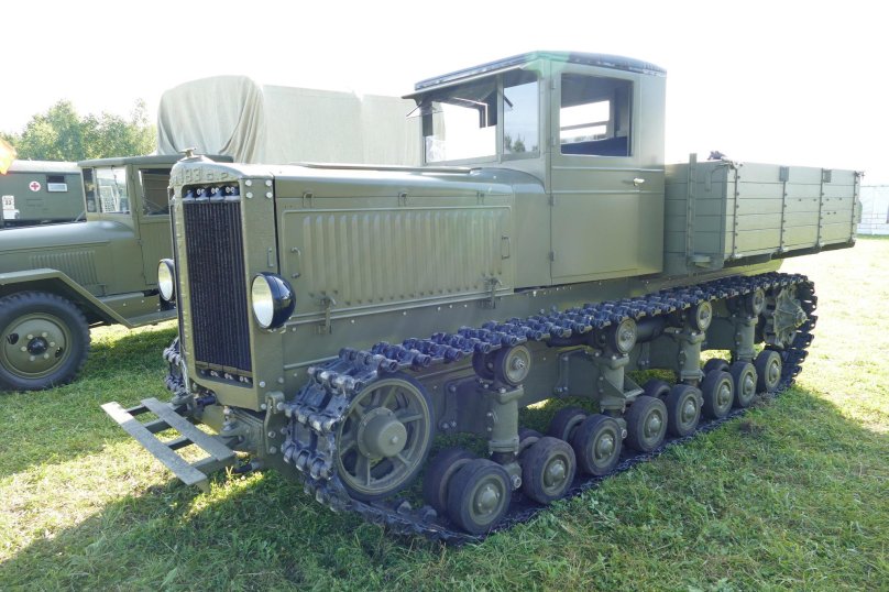 ВОРОШИЛОВЕЦ тяжелый артиллерийский тягач