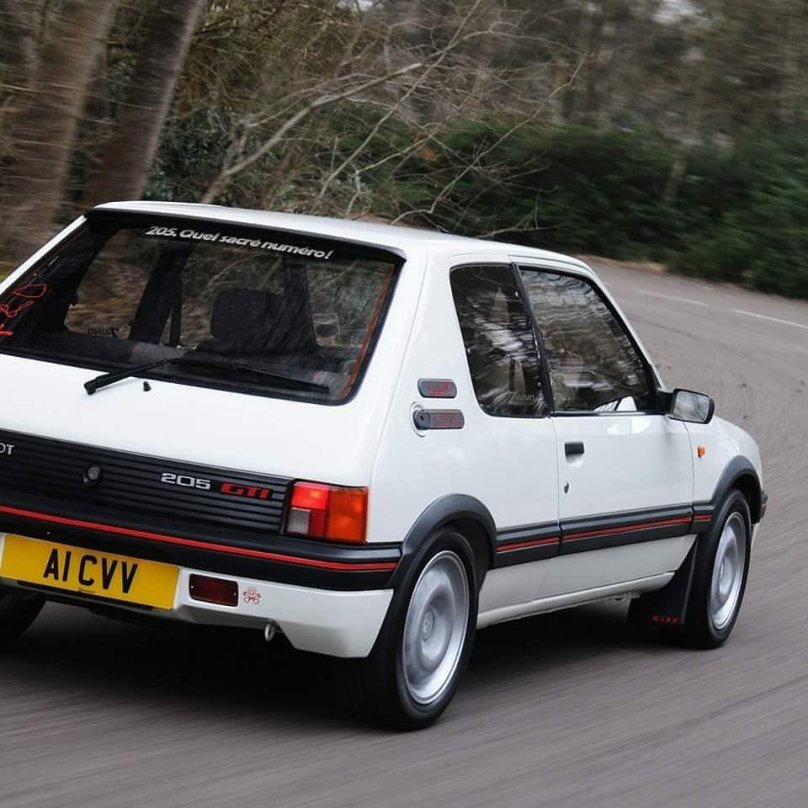 Peugeot 205 mi16