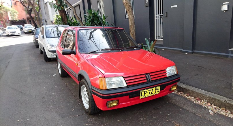 Peugeot 205 GTI 1.6 Red