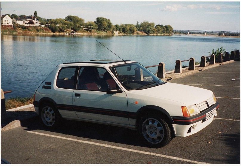 Peugeot 205 GTI 1.9 Rear