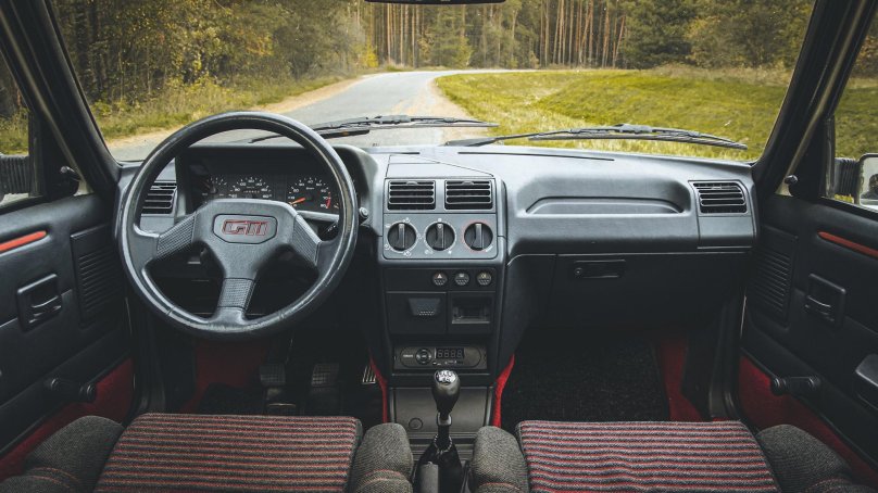 Peugeot 205 Interior