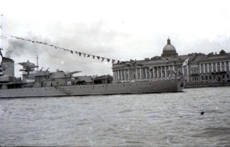 Крейсер Железняков в Швеции 1972