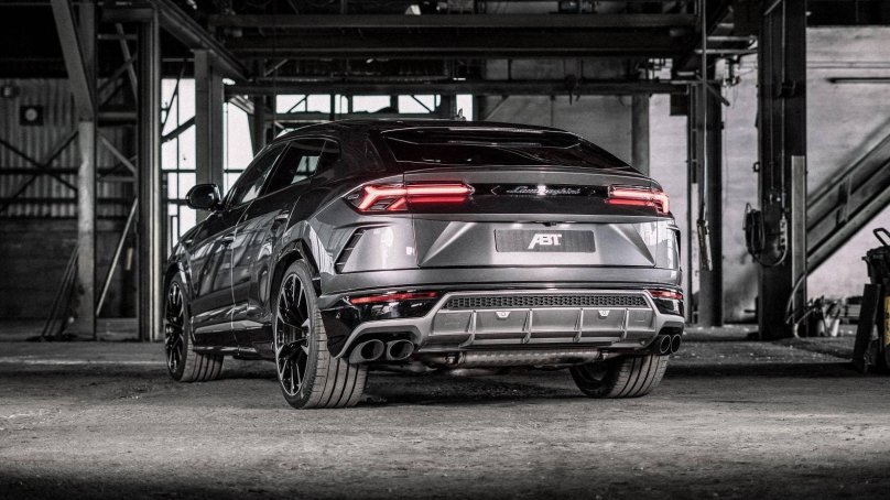 Black Lamborghini Urus ABT