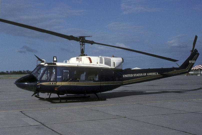 Вертолет Белл 212 USA