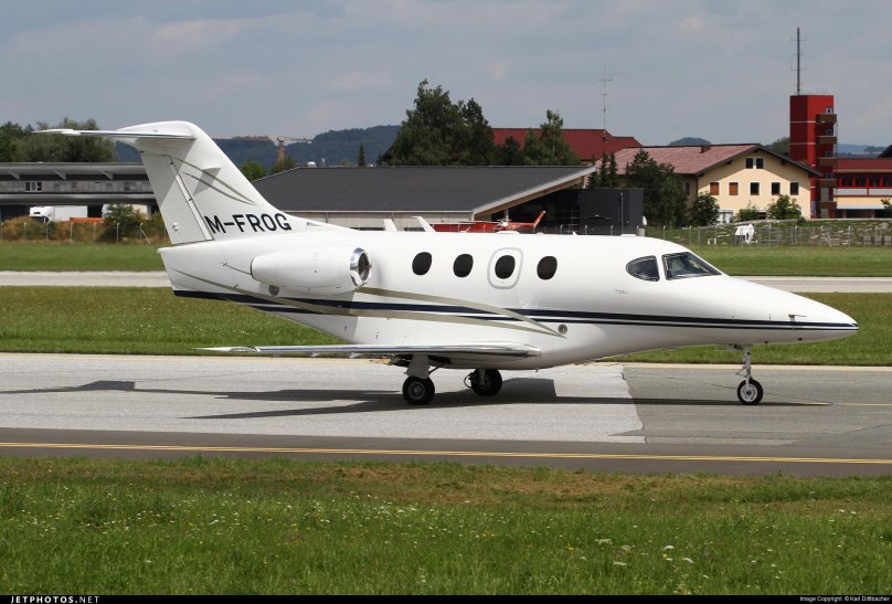 Raytheon 390 Premier IA