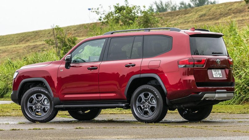 Тойота lc300 gr Sport