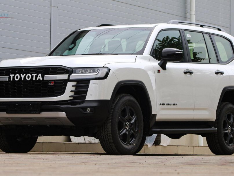 Toyota Land Cruiser 300 2023