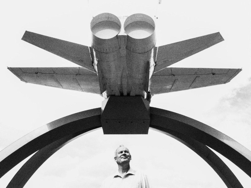 Памятник миг 19 на Авиаторов