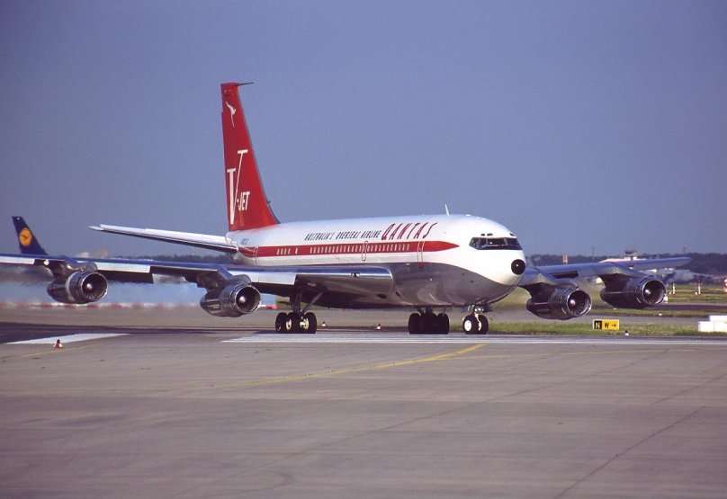 Самолет Боинг 707