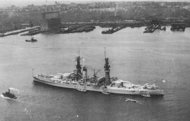 Линкор Аризона носовая надстройка