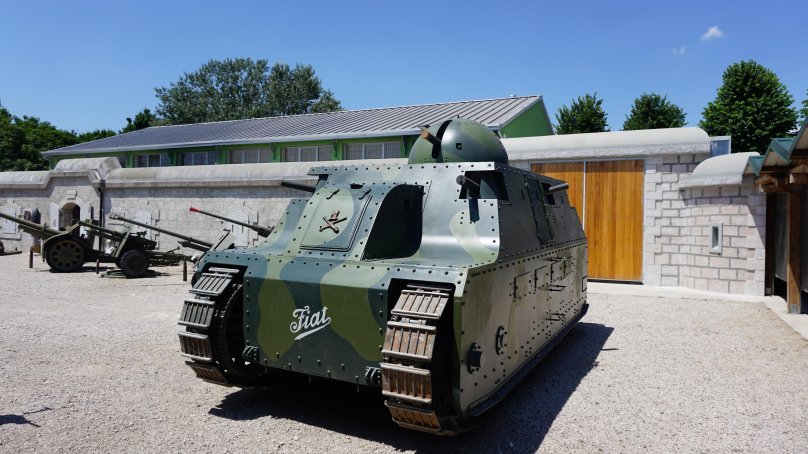 Тяжелый танк Фиат -2000