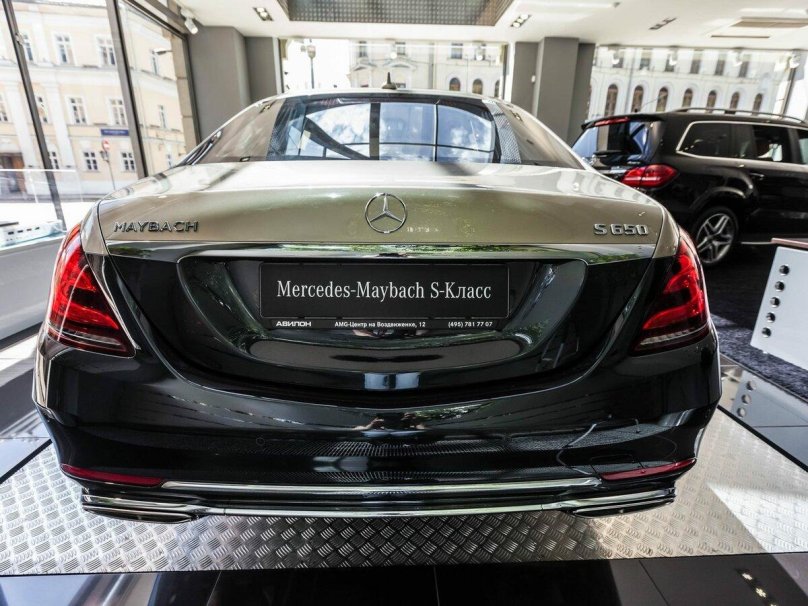 Майбах Пульман 2022 Рестайлинг