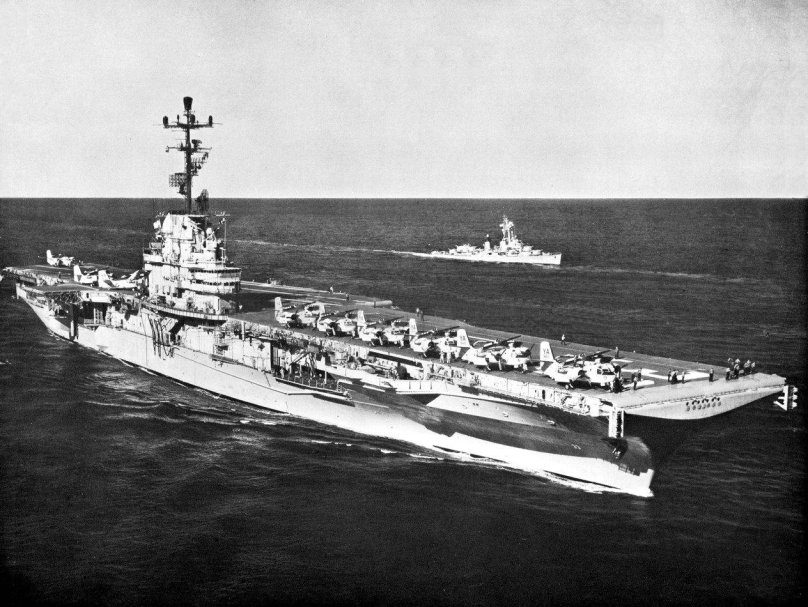 Линкор авианосец Кирсардж