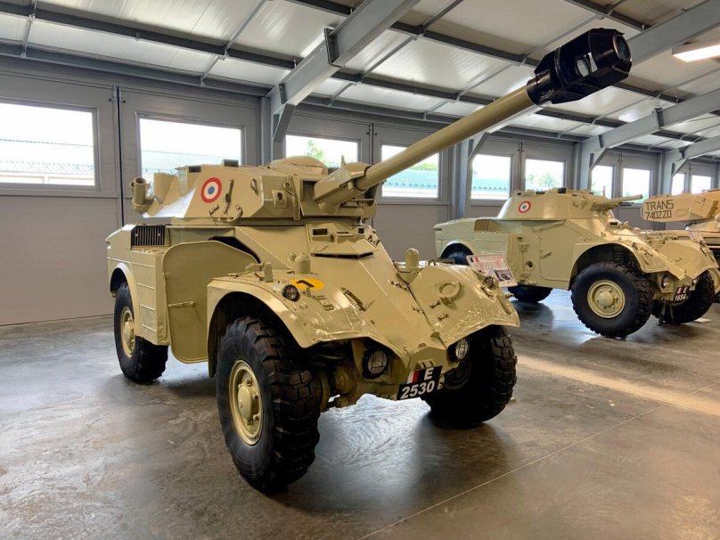 AML-90 бронеавтомобиль