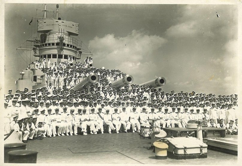 Линкор бисмарк экипаж